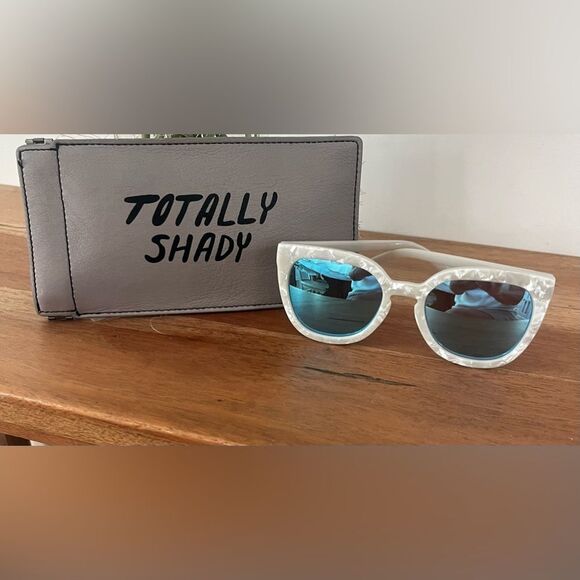 QUAY Noosa white tortoise Sunglasses with Blue Lenses; Rare find!  Like new! - Picture 3 of 14